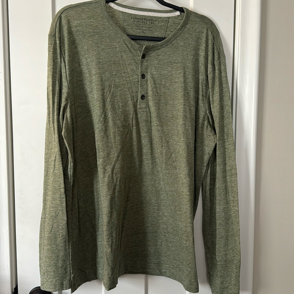 Banana Republic Olive Vintage Tee Henley